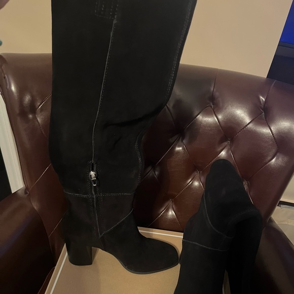 Dolce Vita Suede Black Knee Boots - Picture 2 of 2